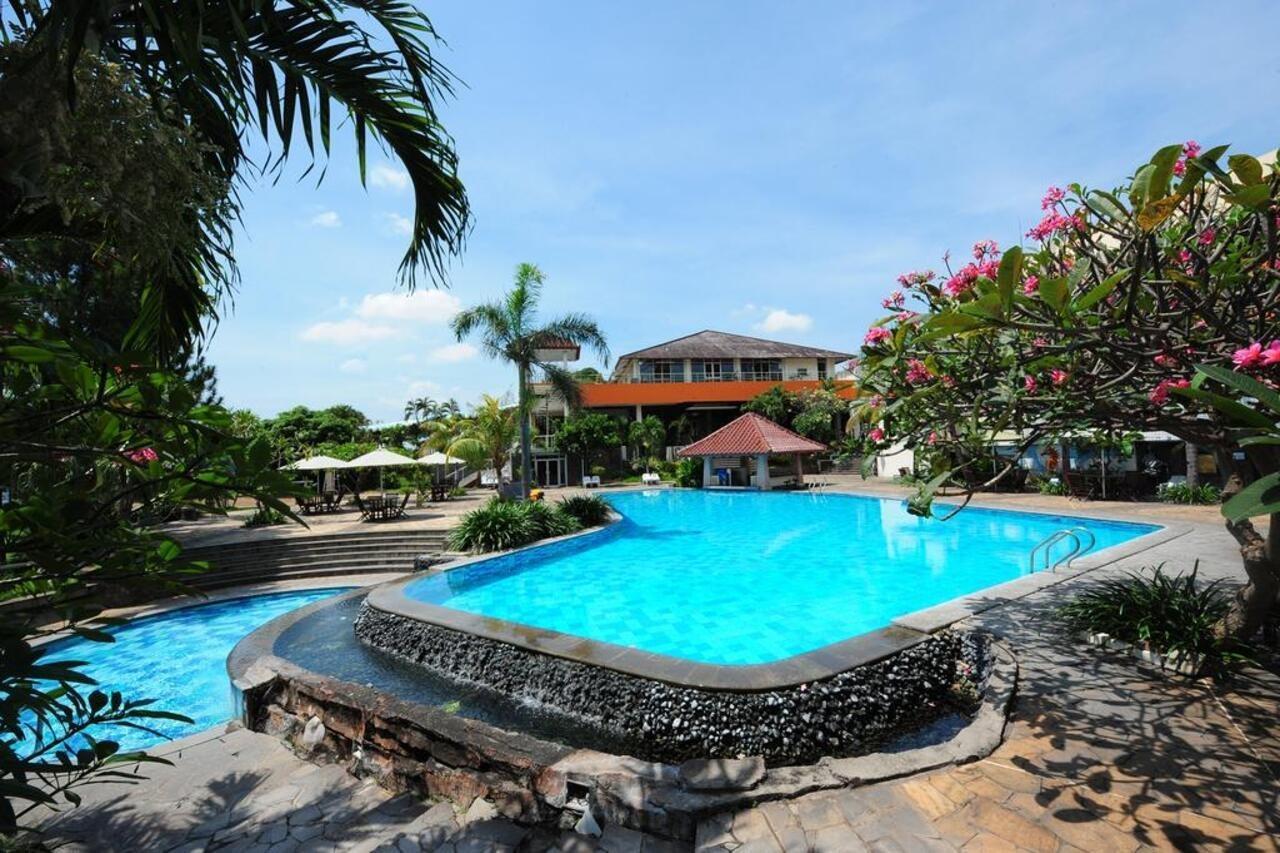 Patra Semarang Hotel & Convention Экстерьер фото