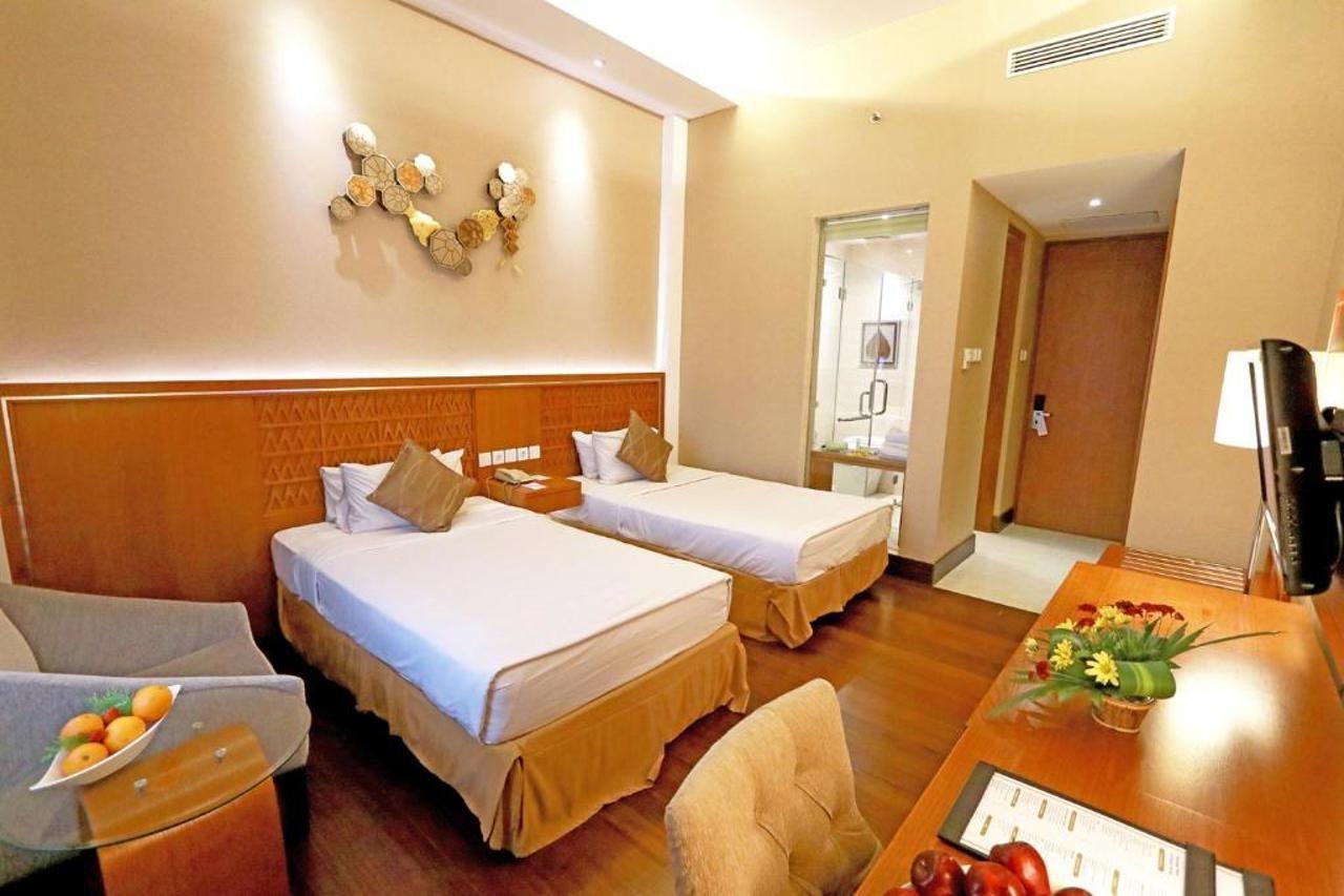 Patra Semarang Hotel & Convention Экстерьер фото
