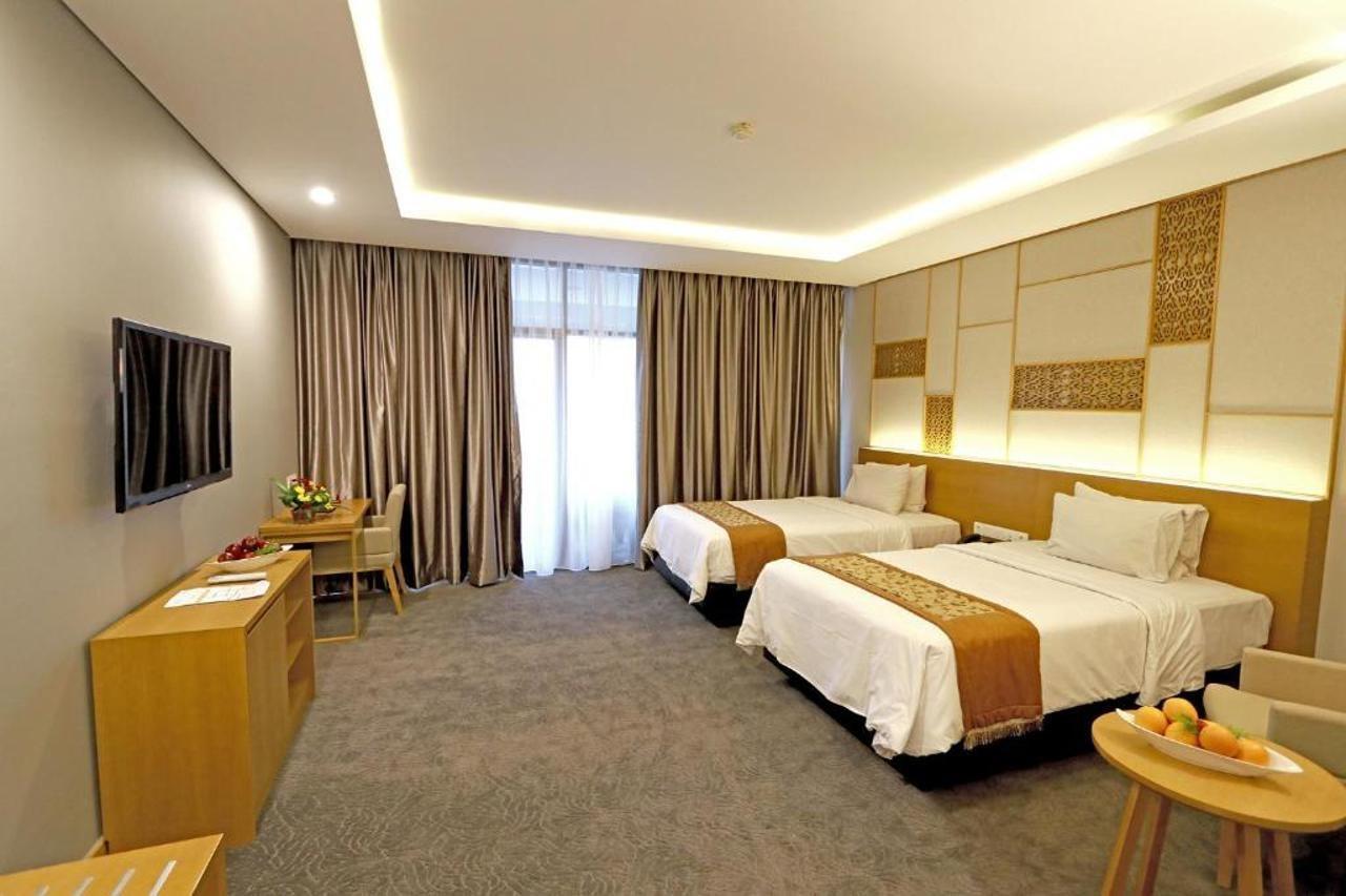 Patra Semarang Hotel & Convention Экстерьер фото