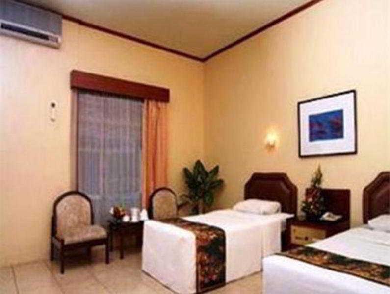 Patra Semarang Hotel & Convention Экстерьер фото