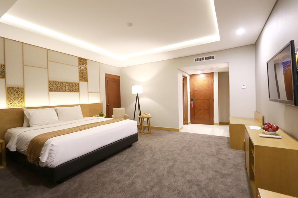 Patra Semarang Hotel & Convention Экстерьер фото
