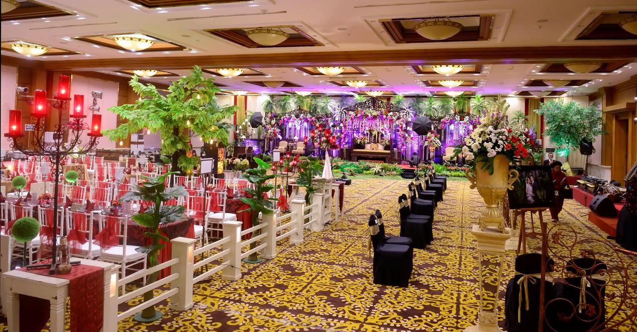 Patra Semarang Hotel & Convention Экстерьер фото