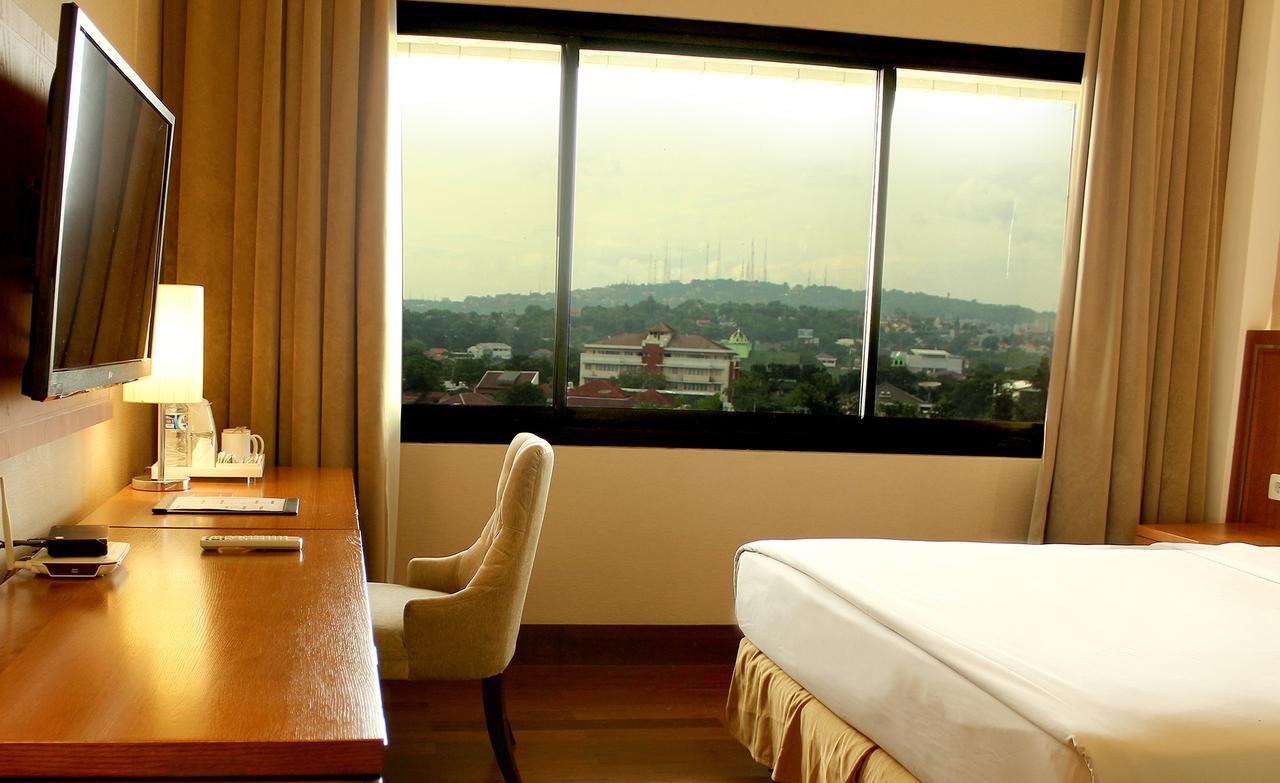 Patra Semarang Hotel & Convention Экстерьер фото