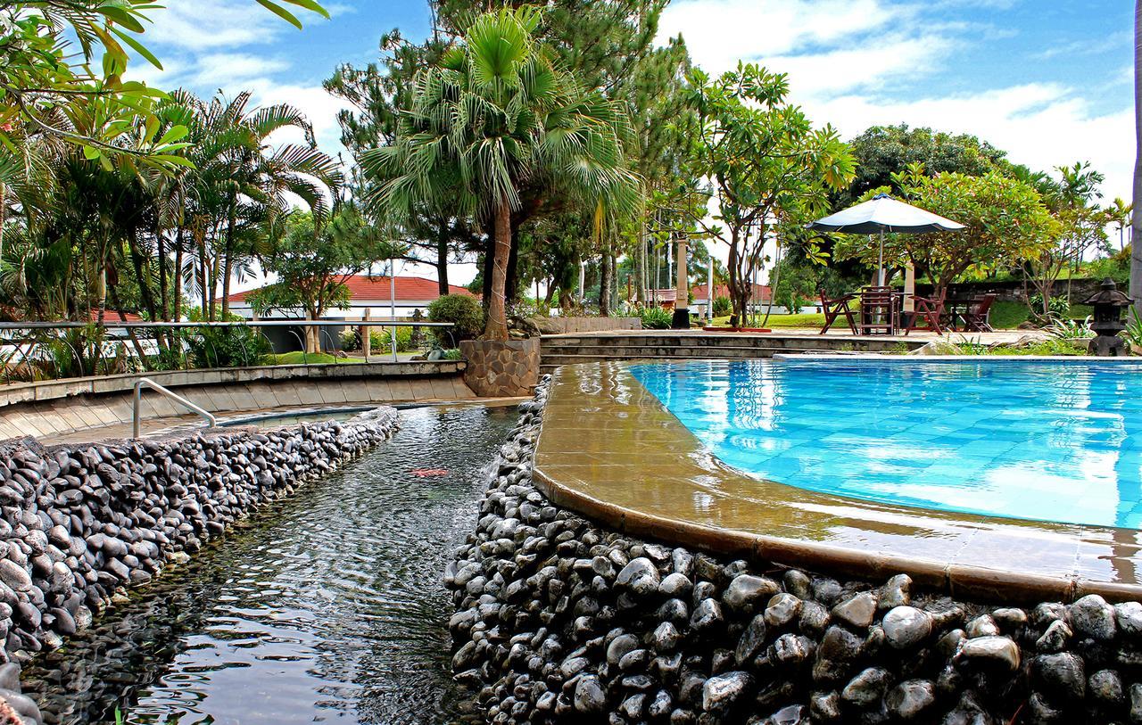 Patra Semarang Hotel & Convention Экстерьер фото