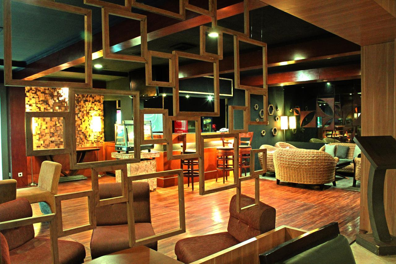 Patra Semarang Hotel & Convention Экстерьер фото
