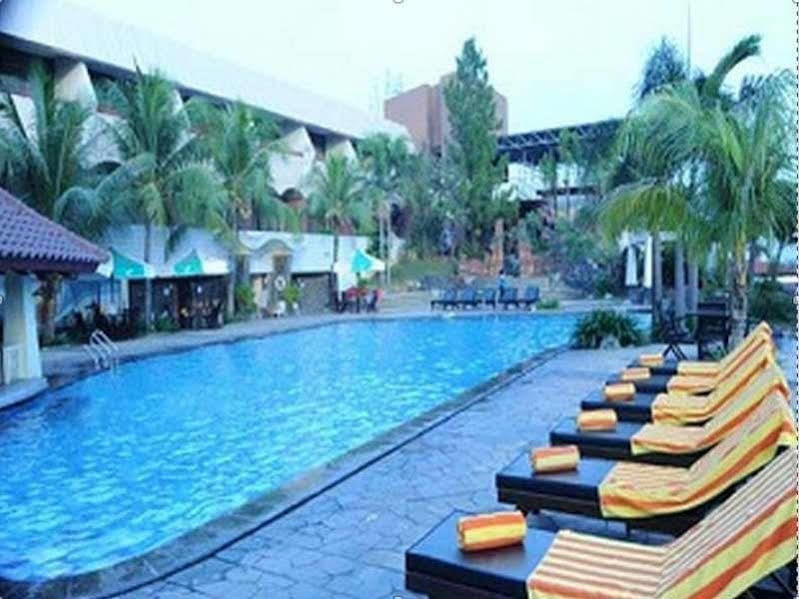 Patra Semarang Hotel & Convention Экстерьер фото