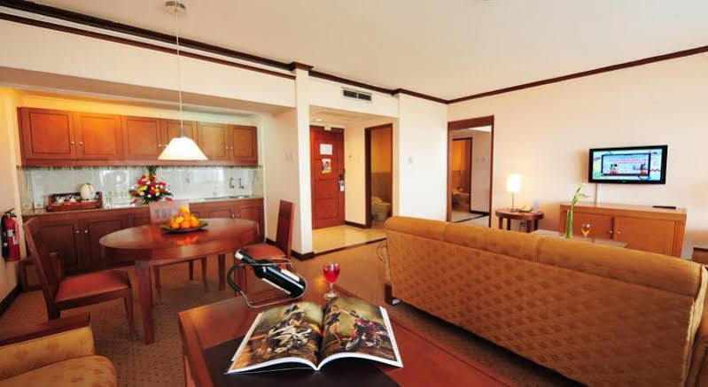 Patra Semarang Hotel & Convention Экстерьер фото